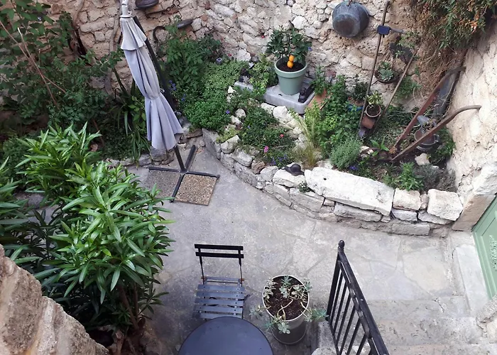 La Garde Adhemar, L\'Escalier Medieval