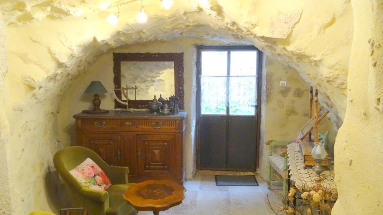 Adhemar, L'escalier Medieval Appartement