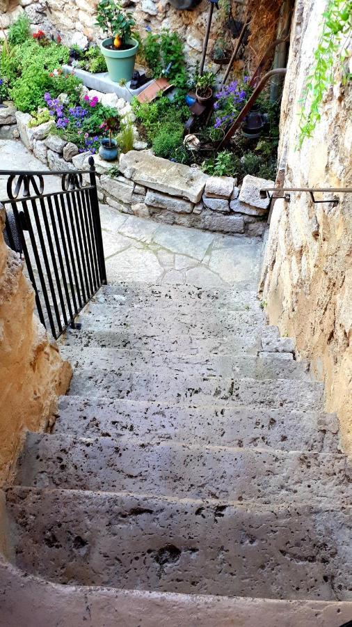 Adhemar, L'escalier Medieval *